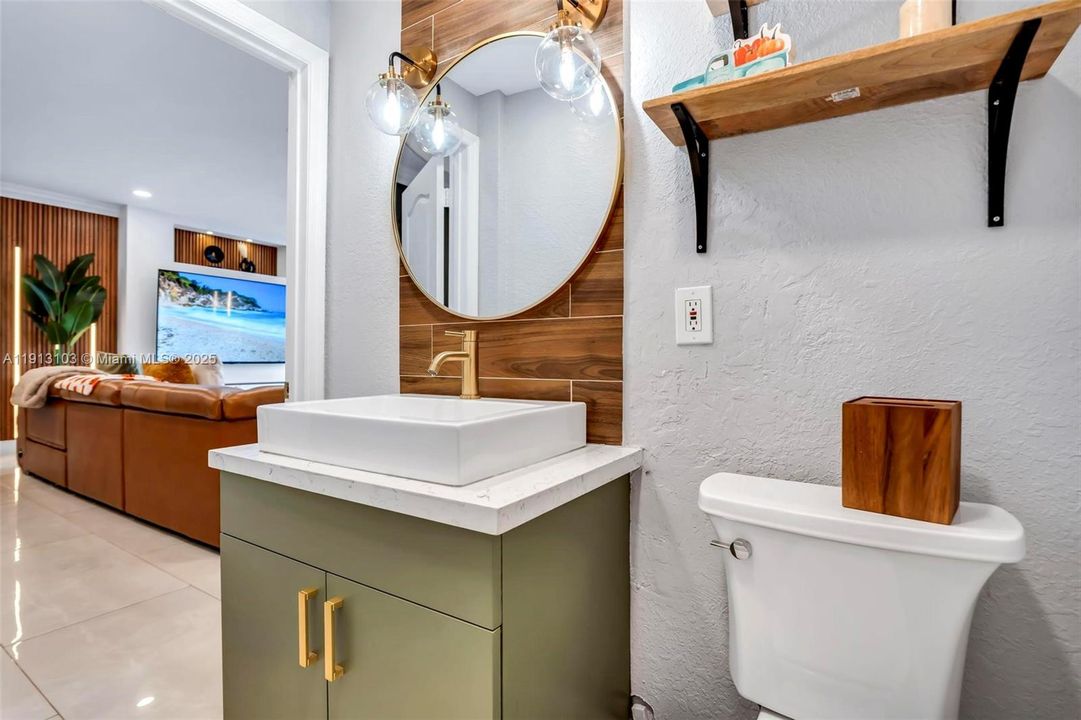 На продажу: $1,250,000 (5 спален, 3 ванн, 3706 Квадратных фут)