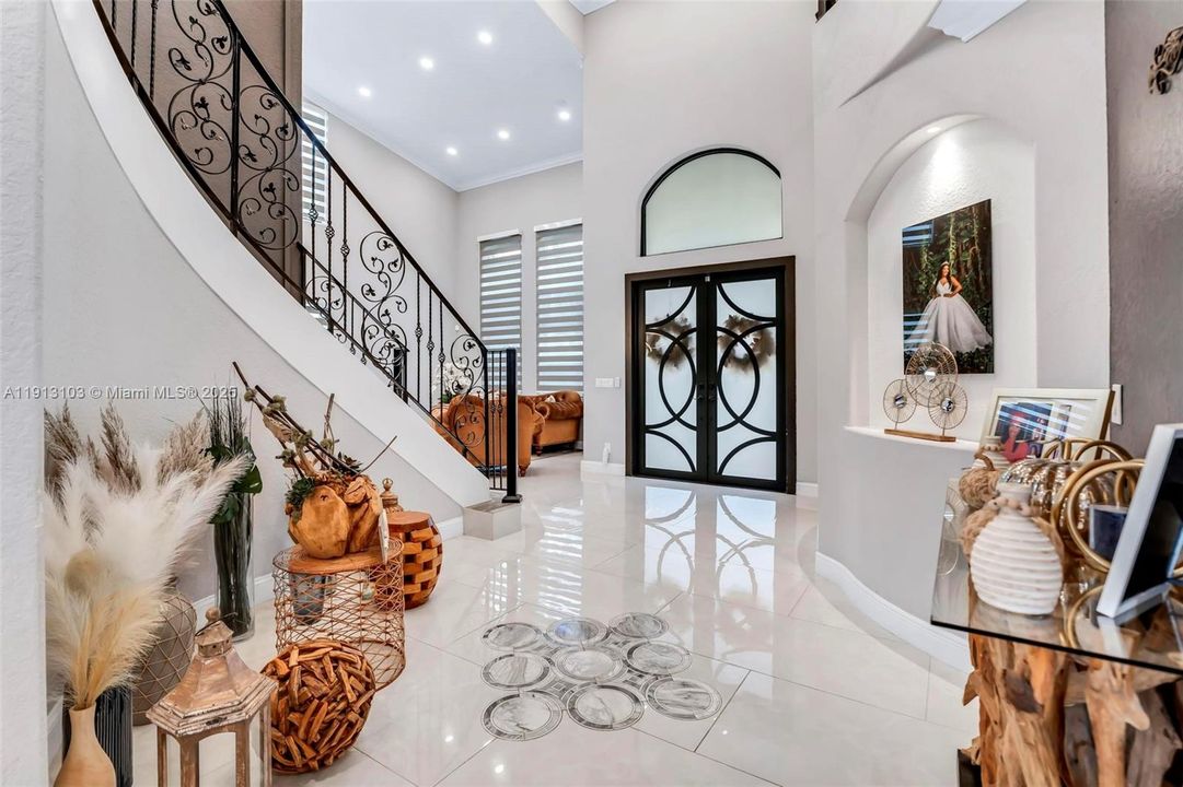 На продажу: $1,250,000 (5 спален, 3 ванн, 3706 Квадратных фут)