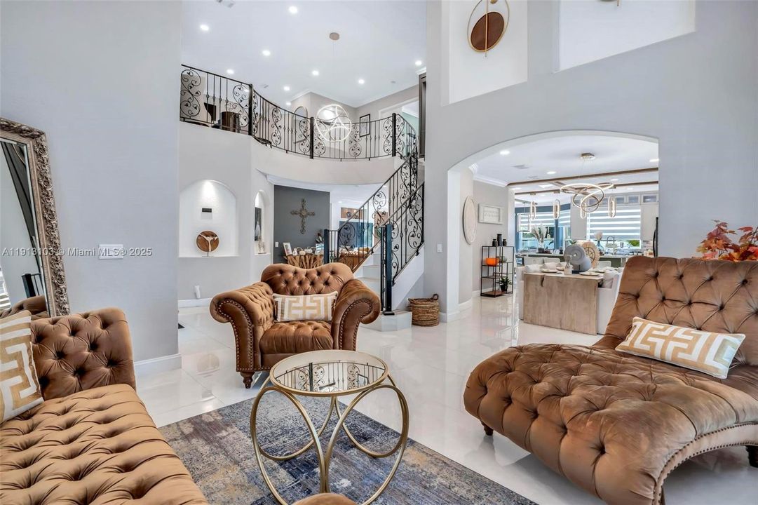 На продажу: $1,250,000 (5 спален, 3 ванн, 3706 Квадратных фут)