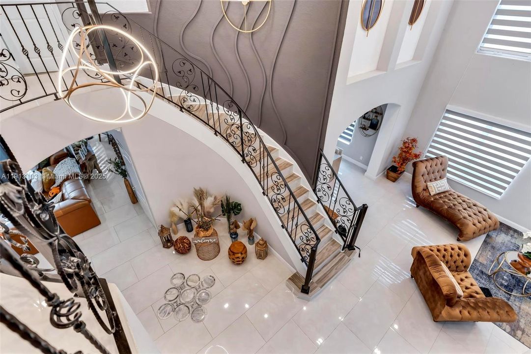 На продажу: $1,250,000 (5 спален, 3 ванн, 3706 Квадратных фут)