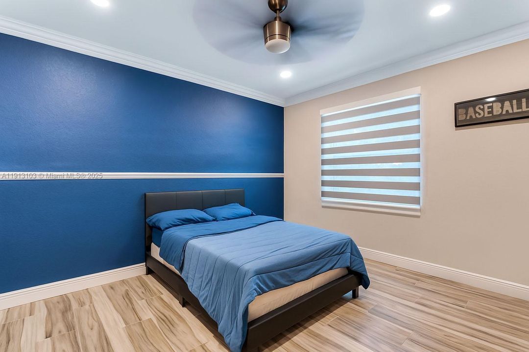 На продажу: $1,250,000 (5 спален, 3 ванн, 3706 Квадратных фут)