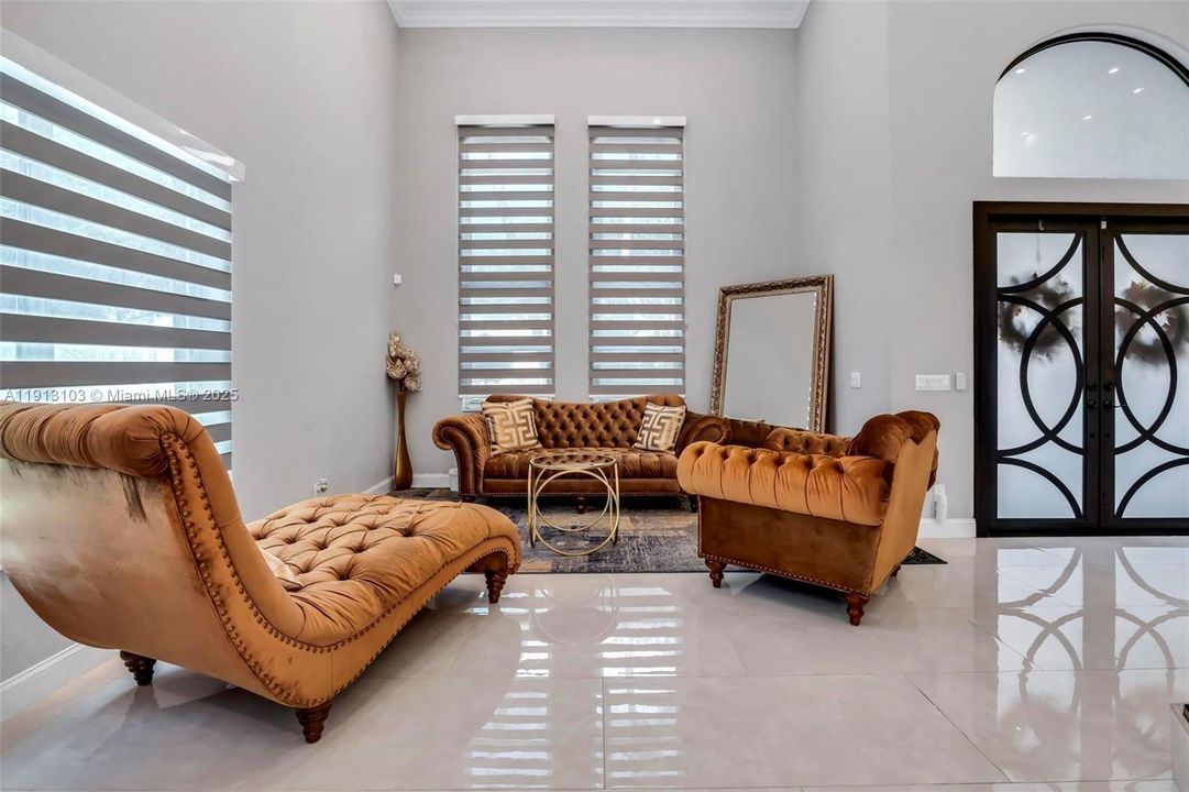 На продажу: $1,250,000 (5 спален, 3 ванн, 3706 Квадратных фут)