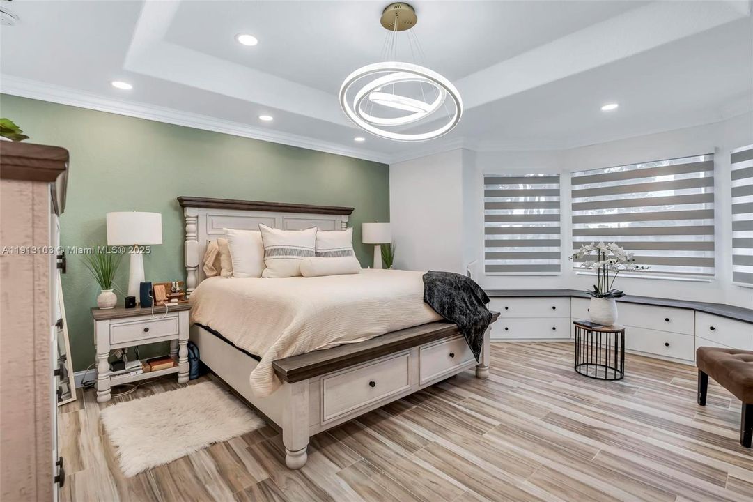 На продажу: $1,250,000 (5 спален, 3 ванн, 3706 Квадратных фут)