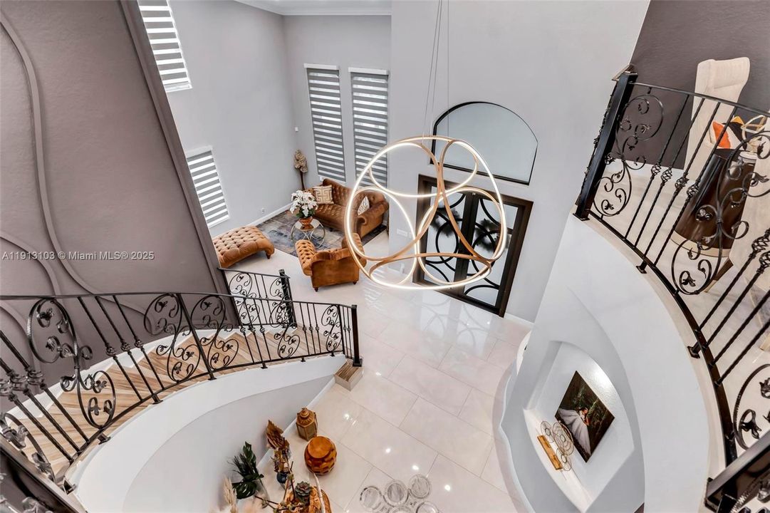 На продажу: $1,250,000 (5 спален, 3 ванн, 3706 Квадратных фут)