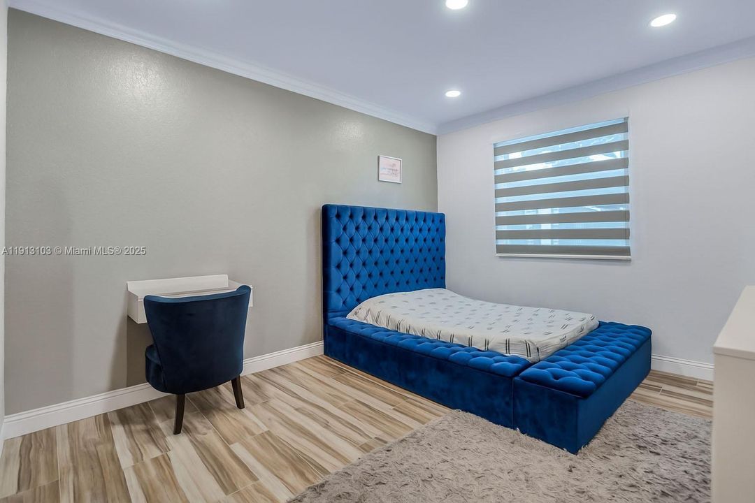 На продажу: $1,250,000 (5 спален, 3 ванн, 3706 Квадратных фут)