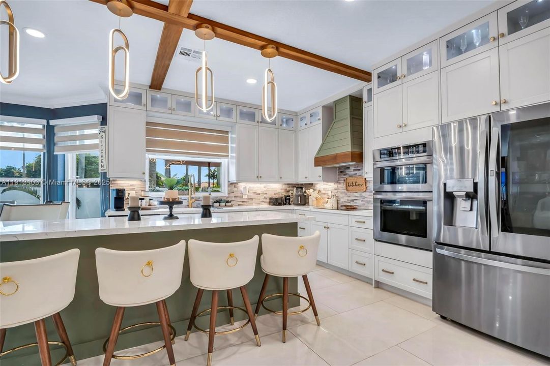 На продажу: $1,250,000 (5 спален, 3 ванн, 3706 Квадратных фут)