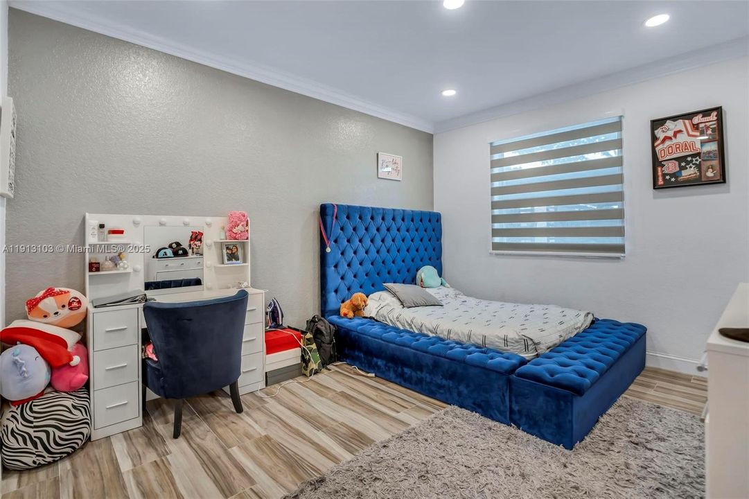 На продажу: $1,250,000 (5 спален, 3 ванн, 3706 Квадратных фут)