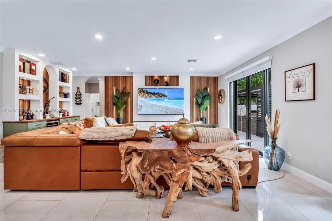 На продажу: $1,250,000 (5 спален, 3 ванн, 3706 Квадратных фут)