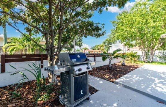 Active With Contract: $1,600 (1 beds, 1 baths, 0 Square Feet)