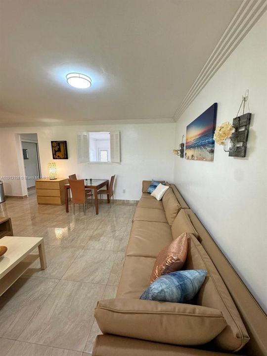 En Venta: $325,000 (1 camas, 1 baños, 560 Pies cuadrados)