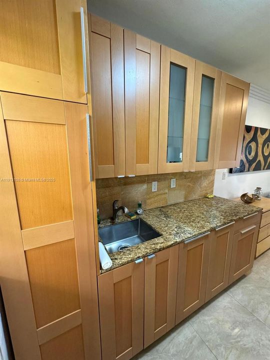 En Venta: $325,000 (1 camas, 1 baños, 560 Pies cuadrados)