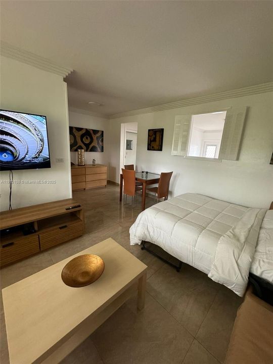 En Venta: $325,000 (1 camas, 1 baños, 560 Pies cuadrados)