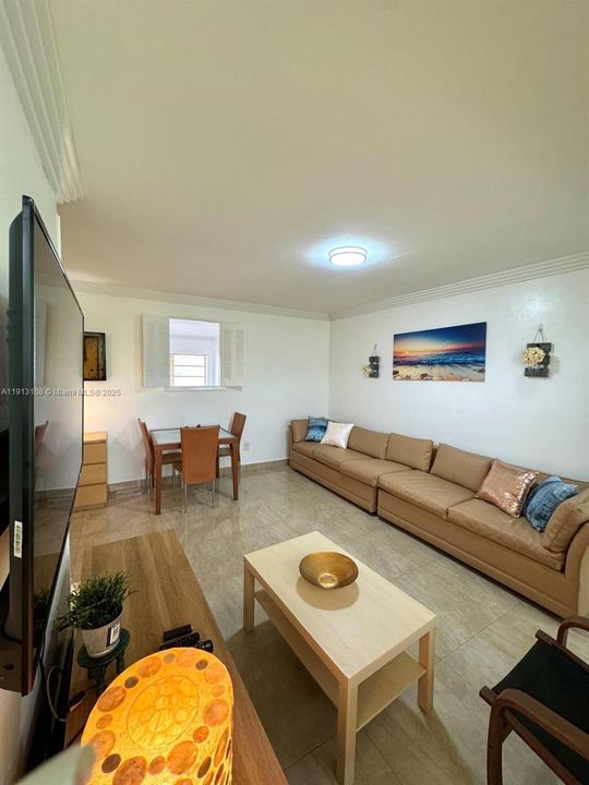 En Venta: $325,000 (1 camas, 1 baños, 560 Pies cuadrados)