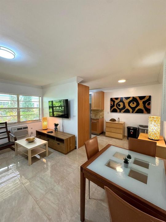 En Venta: $325,000 (1 camas, 1 baños, 560 Pies cuadrados)