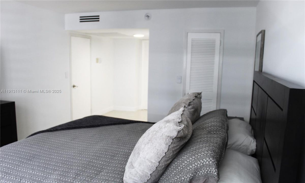 For Rent: $4,900 (2 beds, 2 baths, 1312 Square Feet)