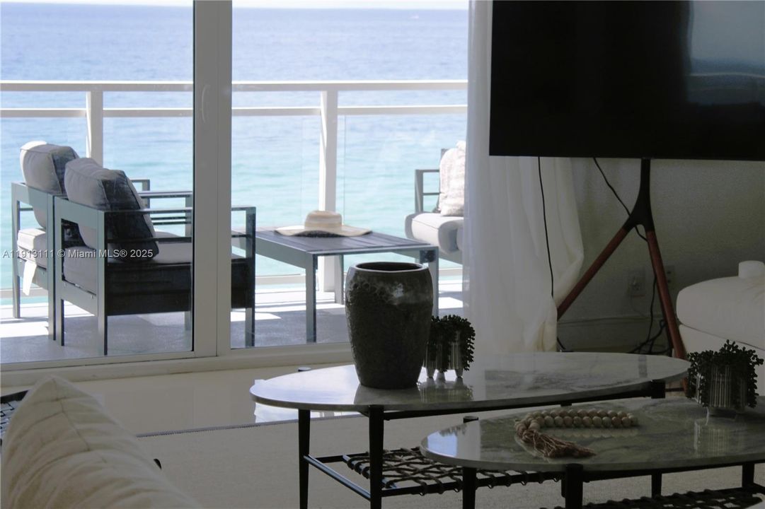 For Rent: $4,900 (2 beds, 2 baths, 1312 Square Feet)