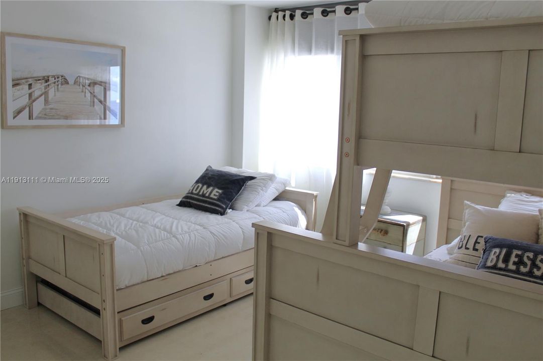 For Rent: $4,900 (2 beds, 2 baths, 1312 Square Feet)