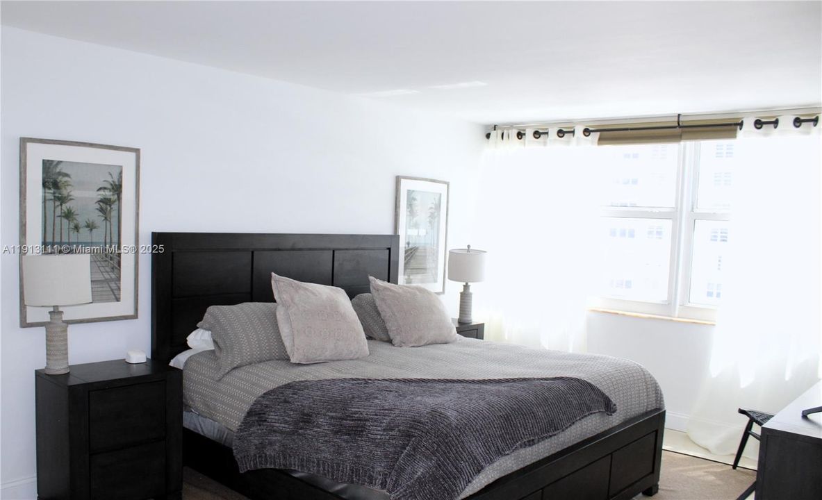 For Rent: $4,900 (2 beds, 2 baths, 1312 Square Feet)