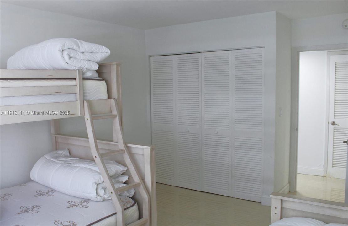 For Rent: $4,900 (2 beds, 2 baths, 1312 Square Feet)