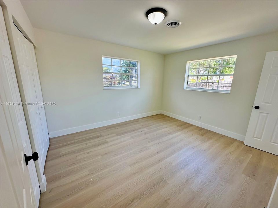 Под контрактом: $3,300 (4 спален, 2 ванн, 1367 Квадратных фут)