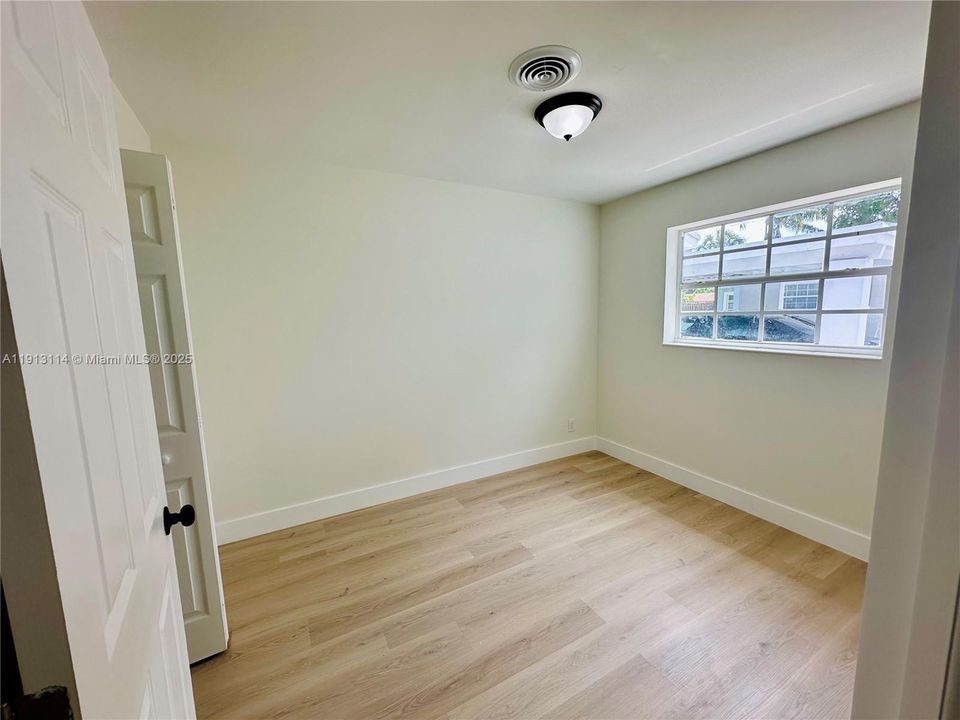 Под контрактом: $3,300 (4 спален, 2 ванн, 1367 Квадратных фут)