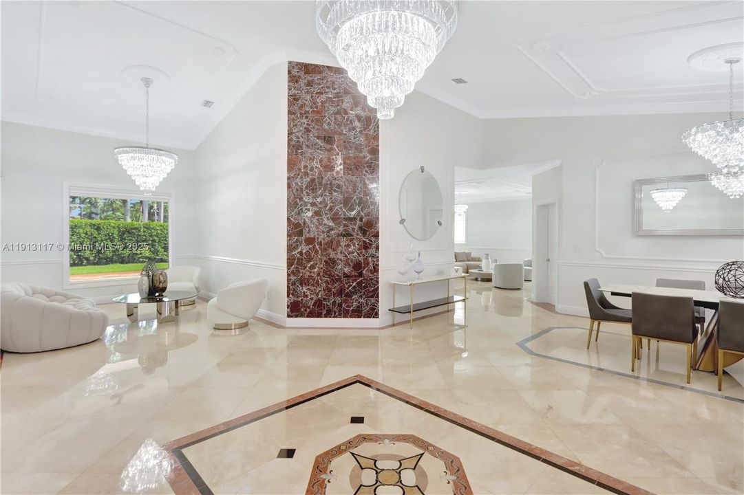 出租: $6,900 (4 贝兹, 3 浴室, 2855 平方英尺)