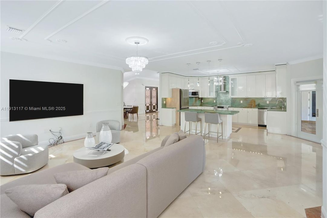 出租: $6,900 (4 贝兹, 3 浴室, 2855 平方英尺)