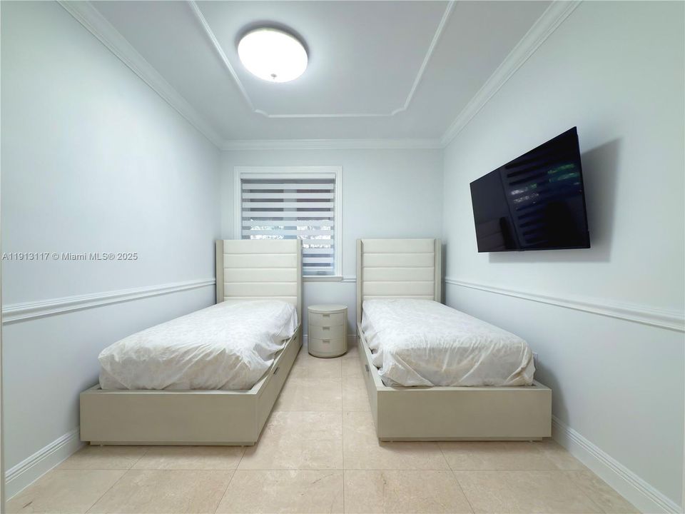 出租: $6,900 (4 贝兹, 3 浴室, 2855 平方英尺)