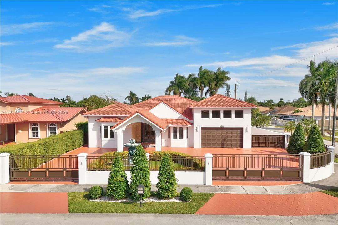 出租: $6,900 (4 贝兹, 3 浴室, 2855 平方英尺)