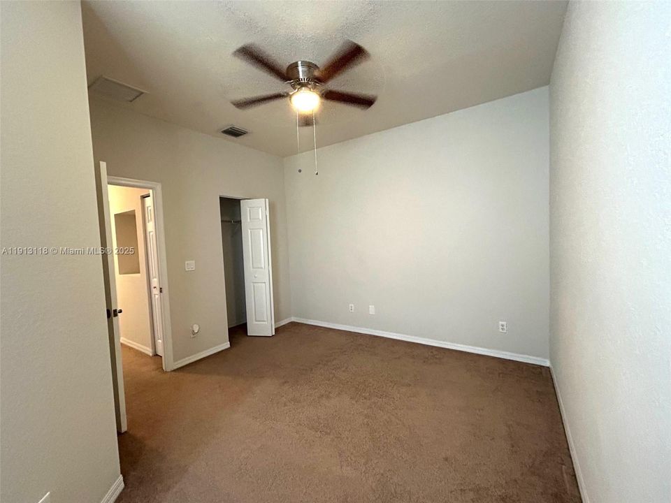 For Rent: $2,300 (3 beds, 2 baths, 1719 Square Feet)