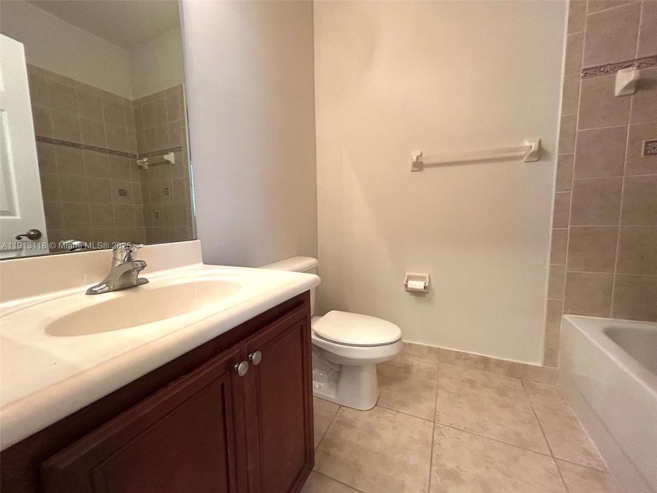 For Rent: $2,300 (3 beds, 2 baths, 1719 Square Feet)