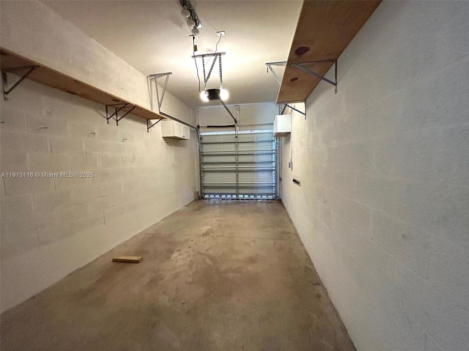 For Rent: $2,300 (3 beds, 2 baths, 1719 Square Feet)