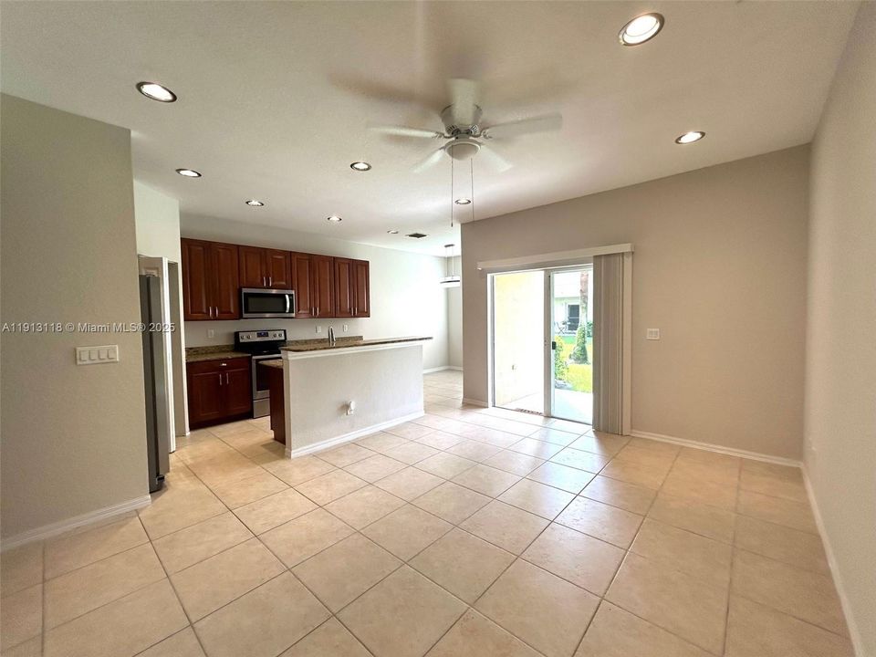 For Rent: $2,300 (3 beds, 2 baths, 1719 Square Feet)