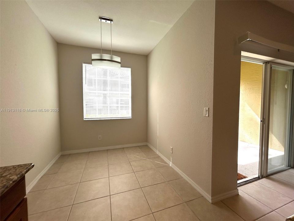 For Rent: $2,300 (3 beds, 2 baths, 1719 Square Feet)