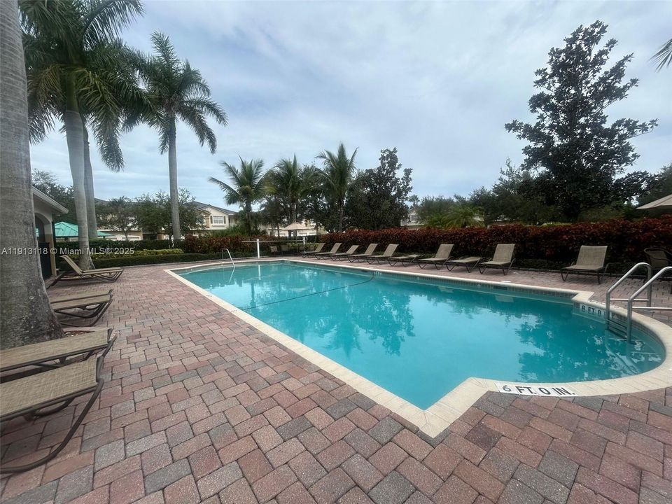 For Rent: $2,300 (3 beds, 2 baths, 1719 Square Feet)