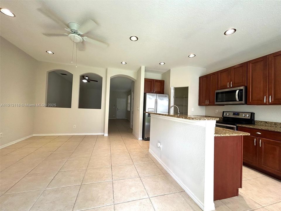 For Rent: $2,300 (3 beds, 2 baths, 1719 Square Feet)