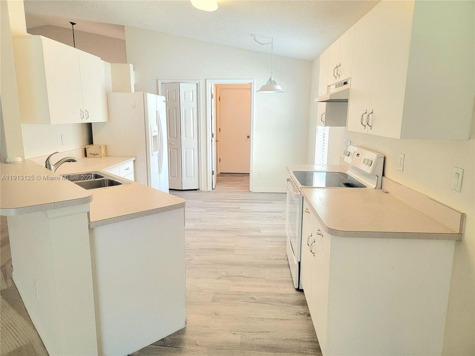 For Sale: $330,000 (4 beds, 2 baths, 1982 Square Feet)