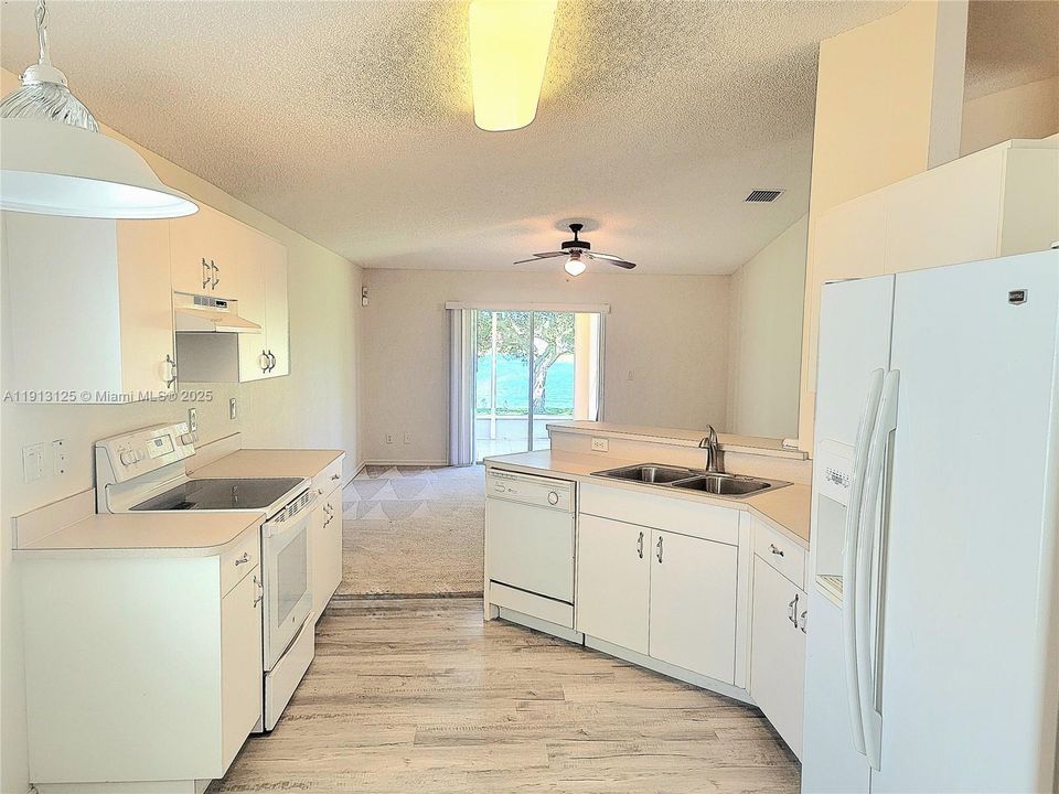 For Sale: $330,000 (4 beds, 2 baths, 1982 Square Feet)