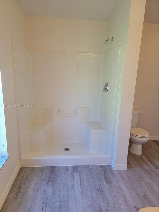 For Sale: $330,000 (4 beds, 2 baths, 1982 Square Feet)