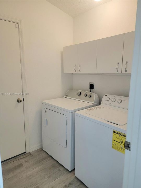 For Sale: $330,000 (4 beds, 2 baths, 1982 Square Feet)