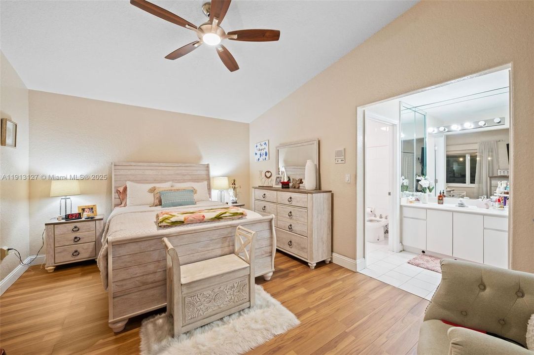 Active With Contract: $589,000 (4 beds, 2 baths, 1610 Square Feet)