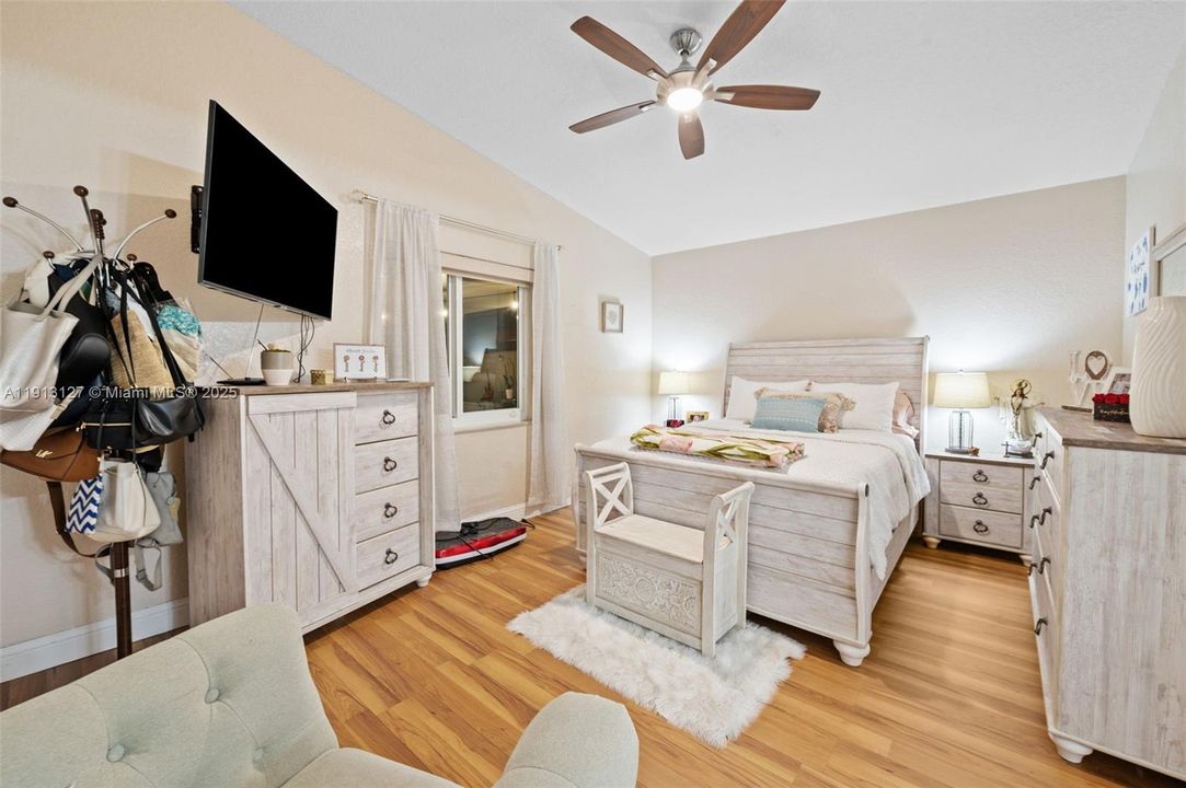 Active With Contract: $589,000 (4 beds, 2 baths, 1610 Square Feet)