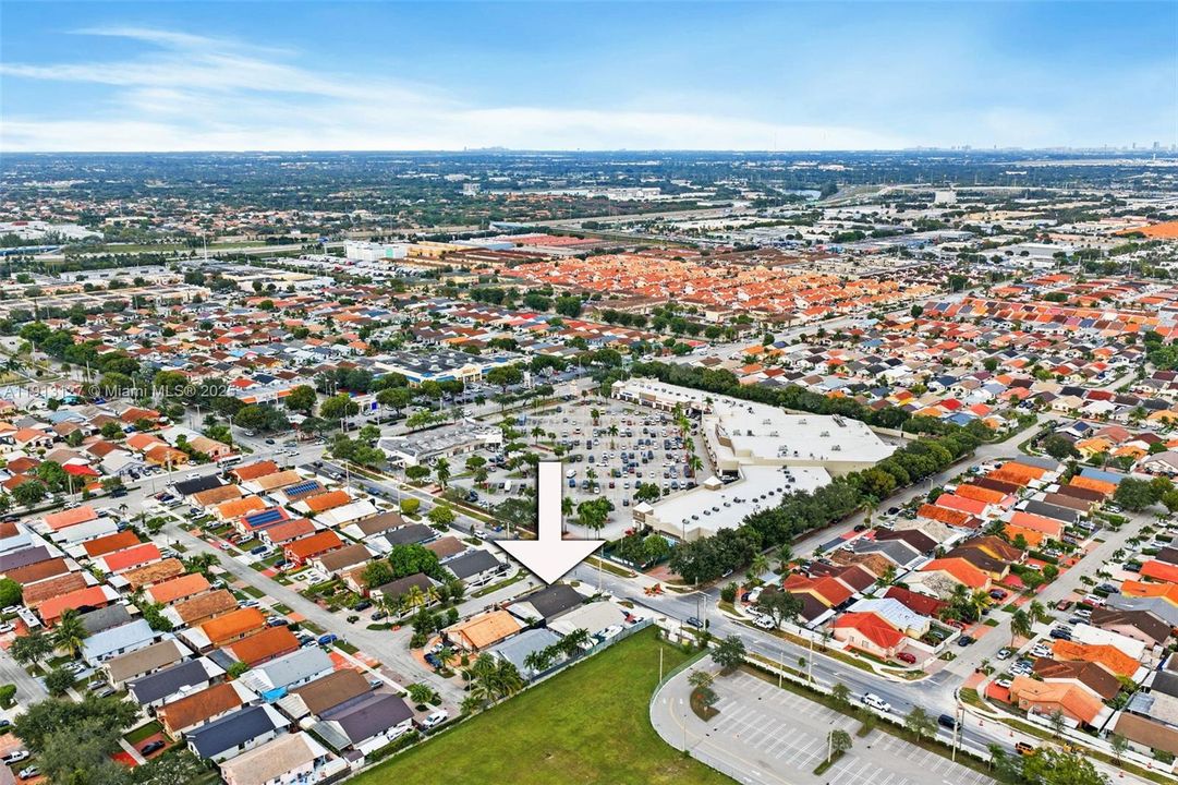 Active With Contract: $589,000 (4 beds, 2 baths, 1610 Square Feet)