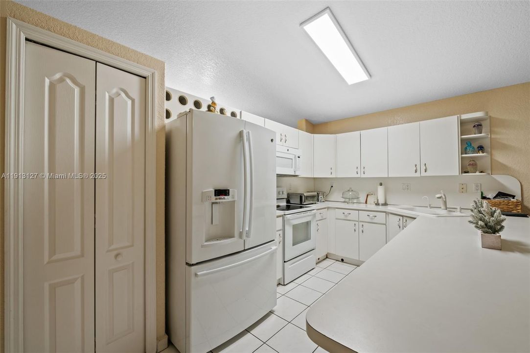 Active With Contract: $589,000 (4 beds, 2 baths, 1610 Square Feet)