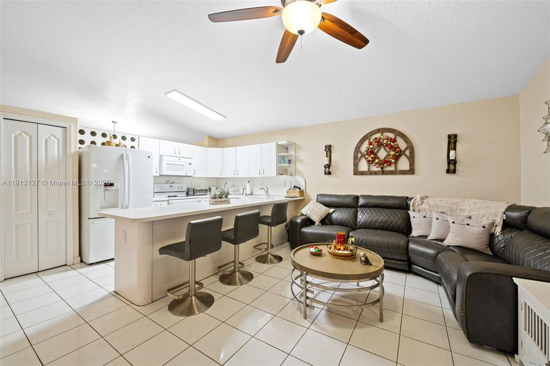 Active With Contract: $589,000 (4 beds, 2 baths, 1610 Square Feet)