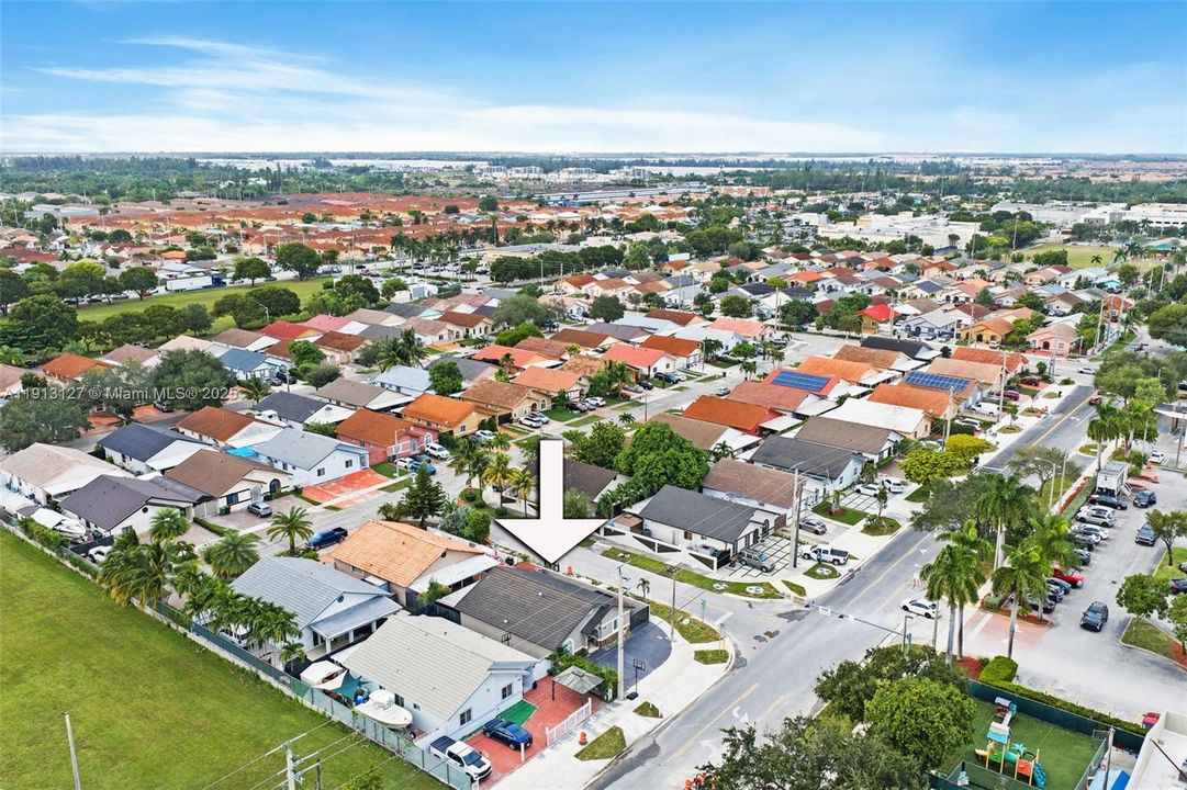 Active With Contract: $589,000 (4 beds, 2 baths, 1610 Square Feet)