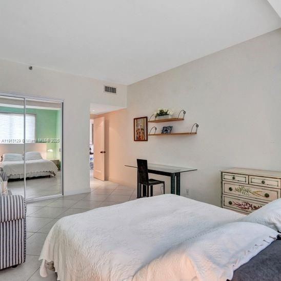 For Rent: $9,900 (3 beds, 3 baths, 2001 Square Feet)