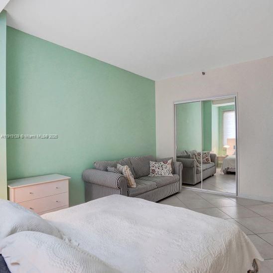 For Rent: $9,900 (3 beds, 3 baths, 2001 Square Feet)