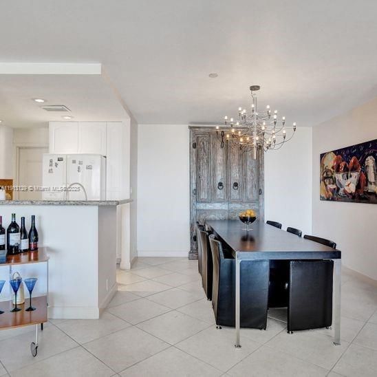 For Rent: $9,900 (3 beds, 3 baths, 2001 Square Feet)