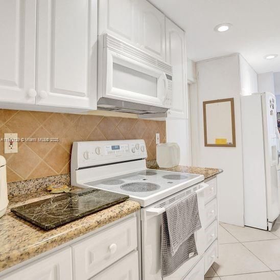 For Rent: $9,900 (3 beds, 3 baths, 2001 Square Feet)